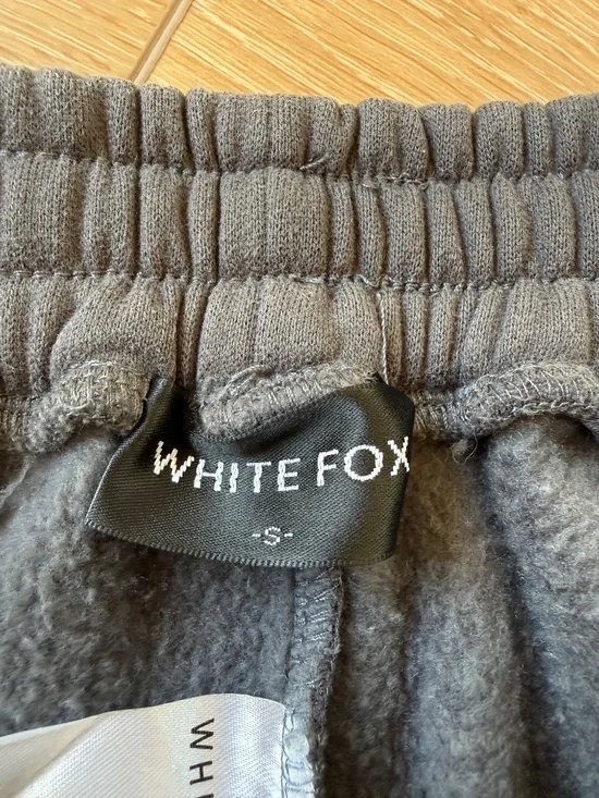 White Fox Women's Season 7 Sweatpants - Picture 6 of 8